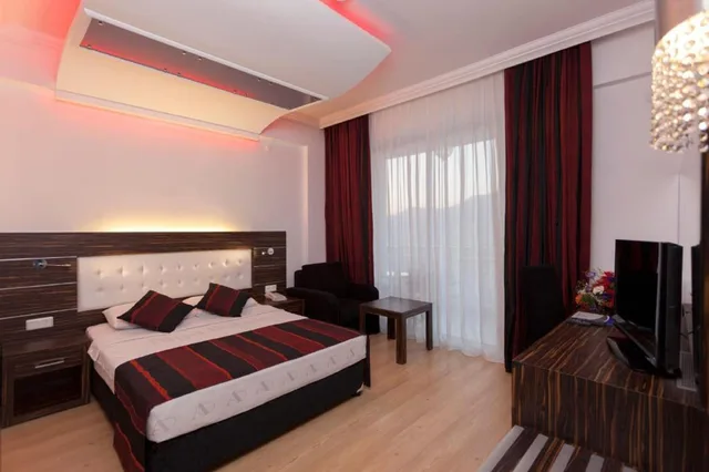 غرفة قياسية ثلاثية، Sunny Hill Alya Hotel 2/8