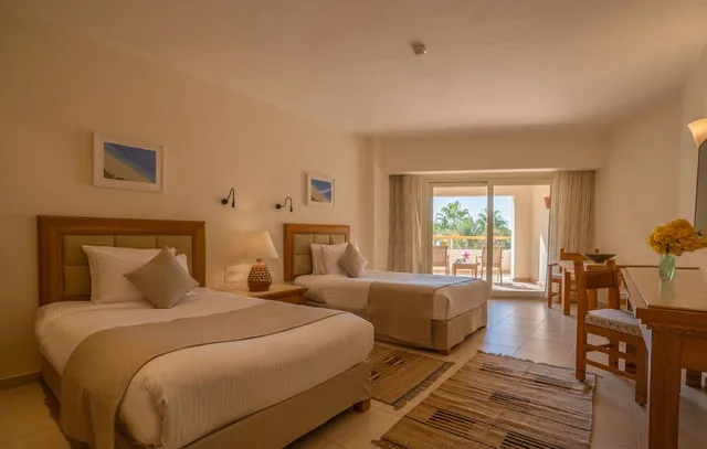 Beach Resort, Superior, King Bed, Sea View، Fort Arabesque Beach Resort 1/2