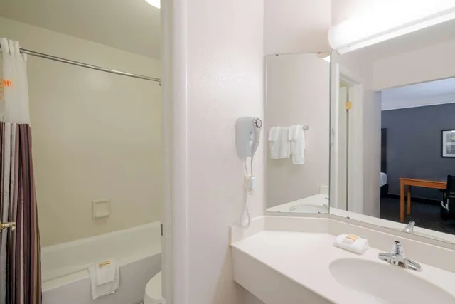 غرفة بسريرين مزدوجين لذوي الإعاقة، La Quinta Inn Nashville South 4/5