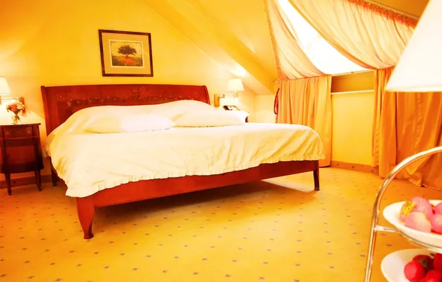 Junior Suite, King Bed, Villa Hammerschmiede Hotel 1/2