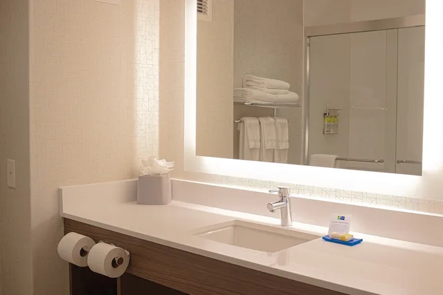 جناح ركني لذوي الإعاقة، Holiday Inn Express Hotel And Suites Livermore 2/2