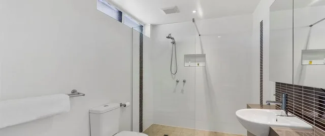 Deluxe, Queen Bed, Quality Inn & Suites Traralgon 4/5