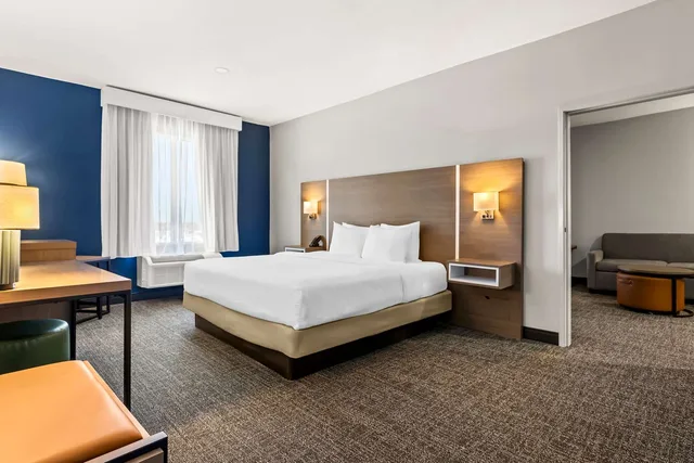 Studio, Suite, 1 King and 2 Queen Beds, Spark by Hilton Catoosa Tulsa 2/3