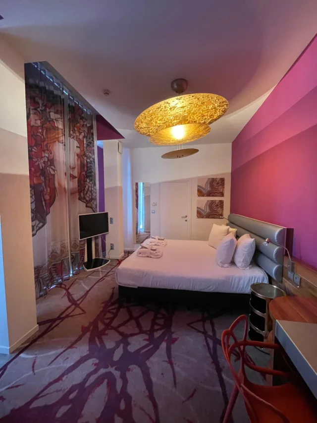 جناح بجاكوزي، Hotel Dream 2/5
