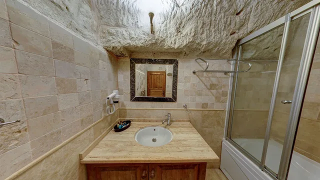 غرفة تقليدية بسرير كوين، Dervish Cave House 10/10