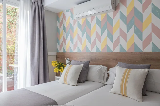 غرفة ثلاثية، Pillow House 7/10