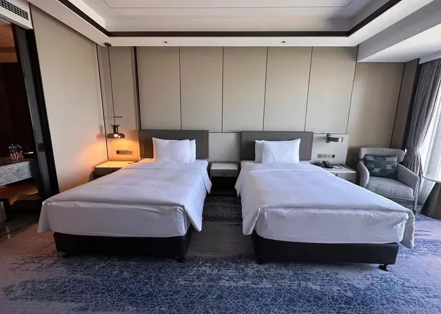Deluxe, Executive, Twin Beds, Wanda Realm Kunming 1/2