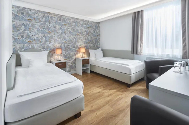 Standard, Twin Beds, Hotel Kraft Munchen 2/3
