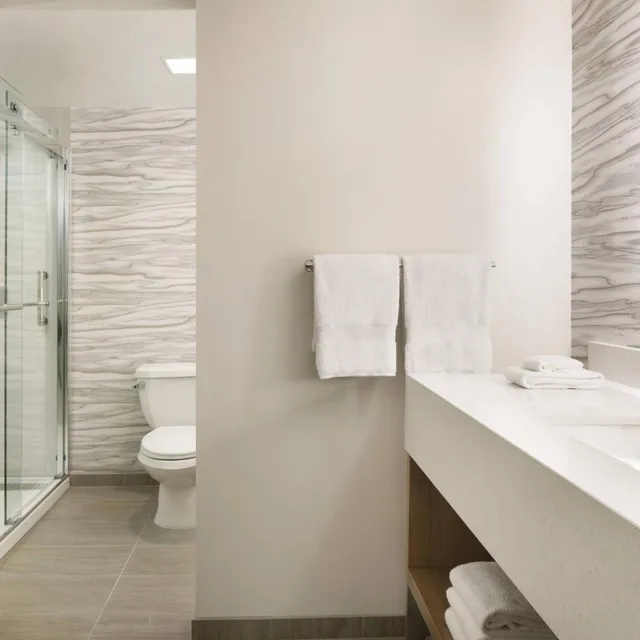 جناح جونيور بسرير كينج بإطلالة على البحر، Waikiki Beach Marriott Resort and Spa 5/5