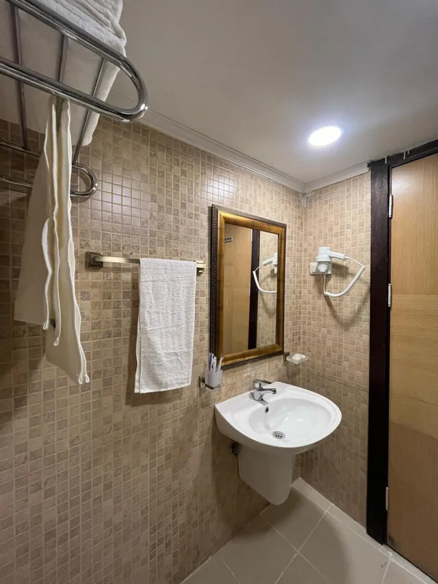 غرفة قياسية ثلاثية، Topkapi Hotel 6/7