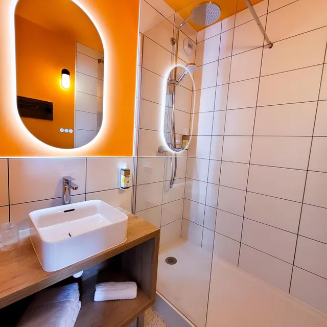 Pop, Double and Twin Beds، greet hotel Castets Coeur des Landes 10/10