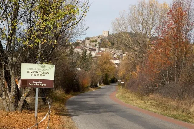 Hotel Le Vieux Tilleul، Digne-les-Bains 39/46