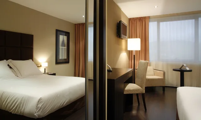 غرفة بسرير مزدوج، AZZ Asturias Langrehotel 1/2