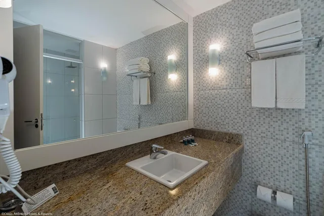 غرفة سوبيريور ثلاثية بسرير مزدوج وسرير فردي بإطلالة على البحر، Oasis Atlantico Imperial 6/6