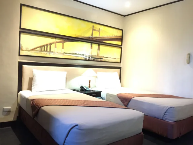 Deluxe, Golden Peak Hotel and Suites powered by Cocotel 1/10