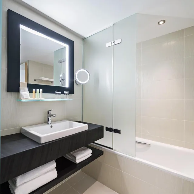 غرفة عائلية، Golden Tulip Marseille Euromed 5/5