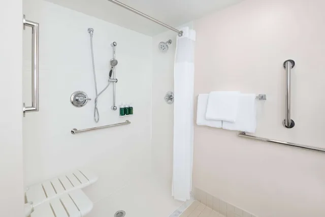 1 Bedroom, Suite, Queen Bed, Sofa, Accessible, Sonesta Es Suites Atlanta Alpharetta Windward 2/2
