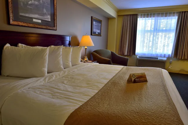 غرفة قياسية بسرير كوين، Velora Hinton, an Ascend Hotel Collection 1/9