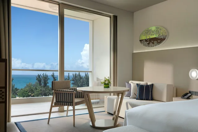 Deluxe, King Bed, Ocean View, The Mermoon Resort Hainan Tufu Bay, Tapestry by Hilton 4/4