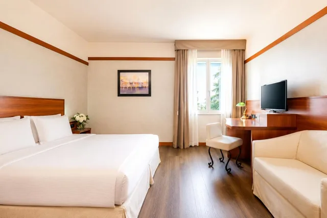 Smart, Shg Hotel Bologna 1/10