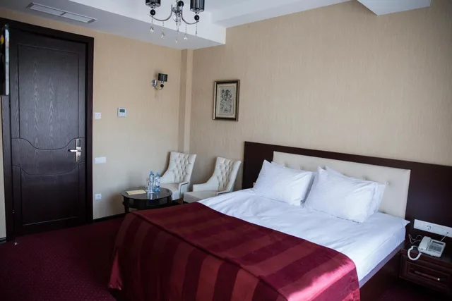 غرفة قياسية بسرير مزدوج بشرفة، Marionn Hotel 2/10