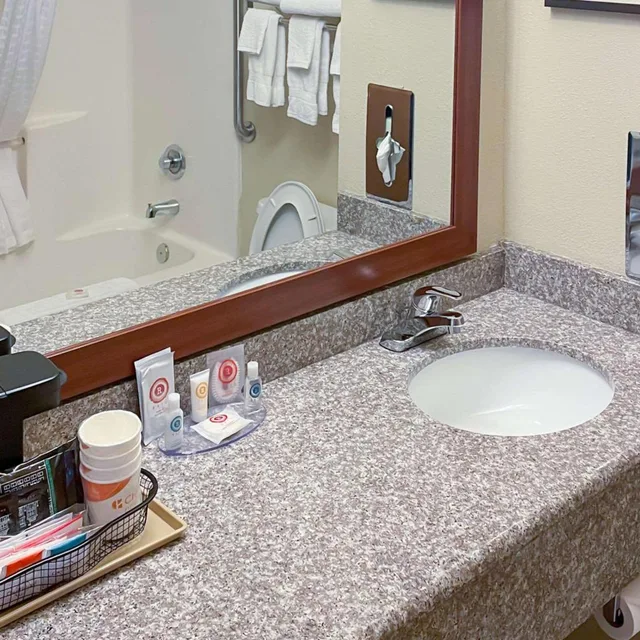غرفة عائلية، Comfort Inn Midtown 5/6