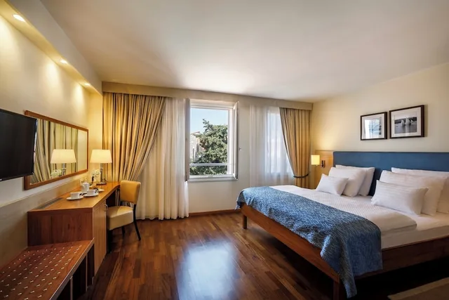 غرفة بسرير مزدوج بإطلالة على البحر، Valamar Riviera Hotel & Residence 1/10