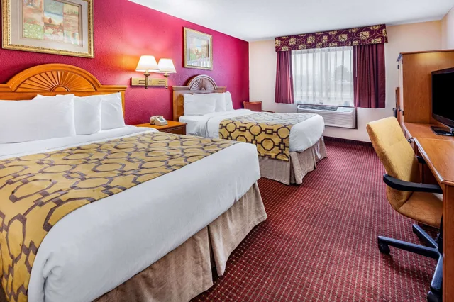Room, 2 Double Beds, Pet Friendly, Accessible, Baymont by Wyndham Perrysburg/Toledo 2/9