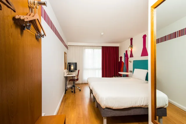 Duet, Twin Beds، Ibis Styles Barnsley 5/8