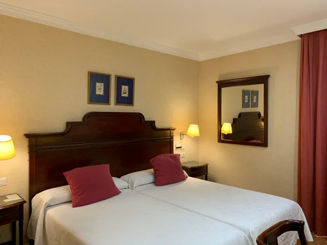 غرفة قياسية بسرير مزدوج أو سريرين منفصلين، Hotel Santo Domingo Lucena 2/4
