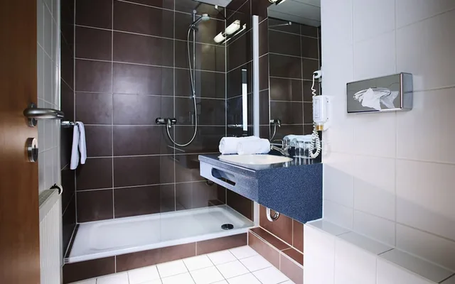 غرفة مفردة بسرير فردي، Hotel Brackweder Hof 1/1