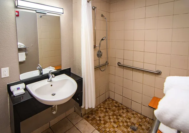 1 Full Bed - ADA/Tub/Premium/Mini Fridge، Motel6 Kissimmee, FL - Orlando 6/10
