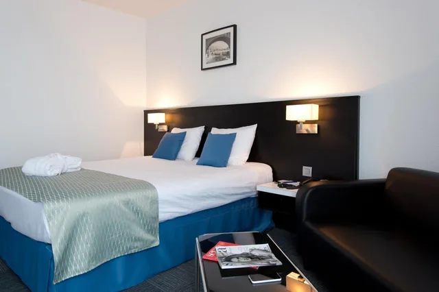 Room, Single, Double Bed, Globales Post Hotel Wellness 2/5