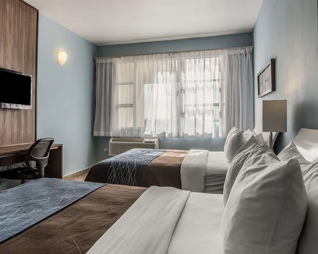 غرفة بسريرين كوين، Comfort Inn & Suites Levittown PR 3/3