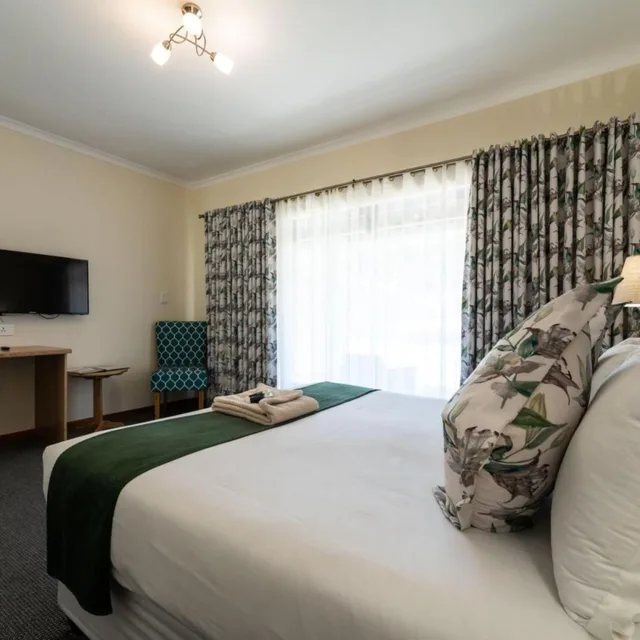 غرفة سوبيريور بسرير مزدوج، Drakensberg Gardens Golf & Spa Resort 2/4