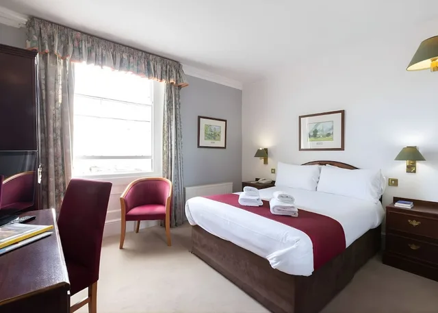 غرفة سوبيريور بسرير مزدوج، Carlton Hotel 2/5