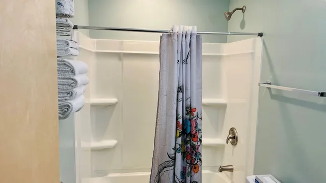 غرفة قياسية بسرير كينج، Affordable Inns 8/8