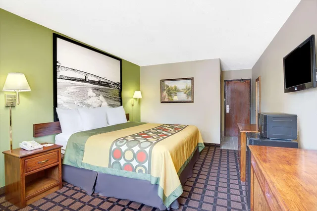 Economy, Queen Bed, Accessible, Economy 7 Inn Chesapeake - Portsmouth 2/10