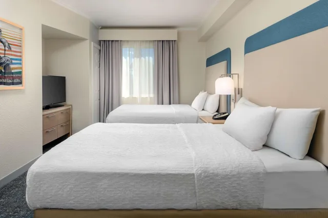 جناح بسريرين مزدوجين بغرفة نوم واحدة مع أريكة، Homewood Suites by Hilton Bonita Springs Naples North 1/2