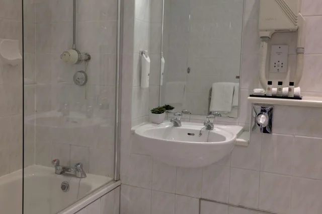 جناح جونيور بسرير كينج، Crown And Mitre Hotel Sure Hotel Collection By Best Western 4/6