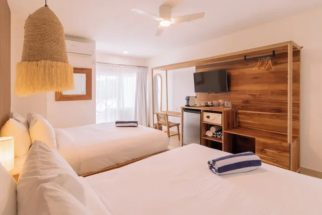 Deluxe, 2 Queen Beds, Partial Ocean View, Balcony, Hotel Santa Teresa 8/10