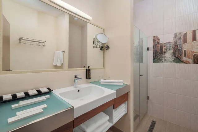 غرفة سوبيريور بسرير كينج، Ani Grand Hotel Yerevan 5/6