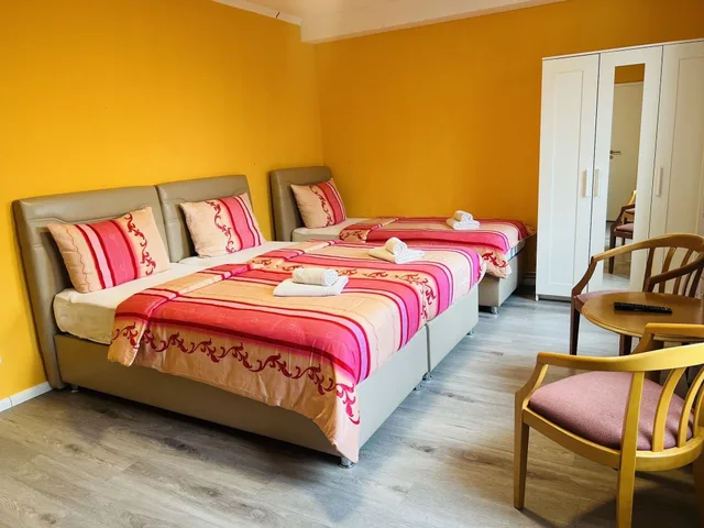 غرفة عائلية بثلاثة أسرّة، Hotel Wilhelmsburger Hof 1/3