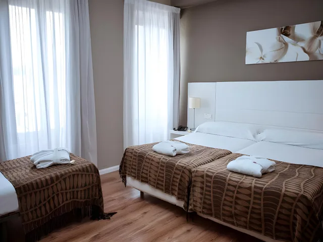 غرفة ثلاثية، Sercotel Alhama de Aragon Hotel Balneario 1/1