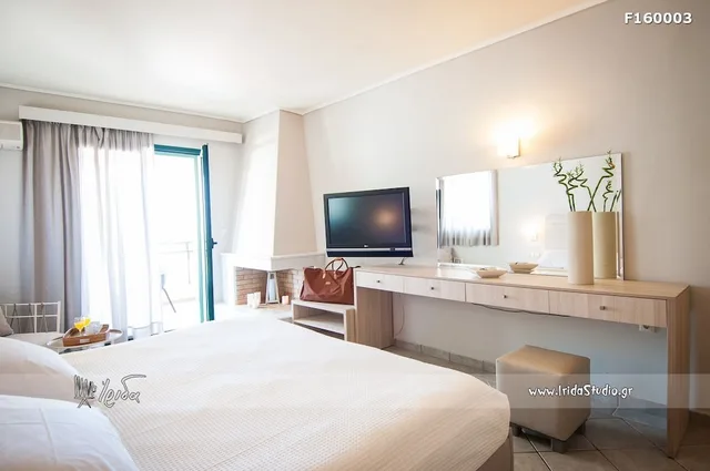 Superior, Queen Bed, Sea View, Phoenix Beach Hotel 2/5