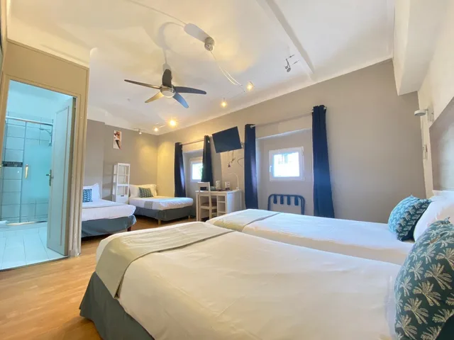 غرفة سوبيريور رباعية، Hotel Les Lavandes 2/4