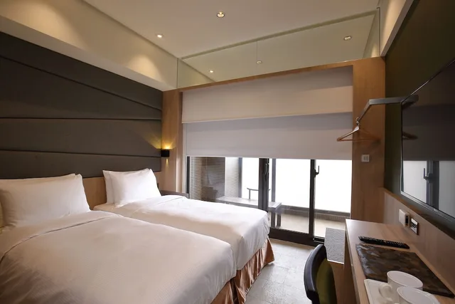 Green, Twin Beds، Kloud Hotel 1/4