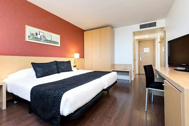غرفة رباعية بسرير كوين مع أريكة، Civis Luz Castellon (ex Sercotel) 1/5