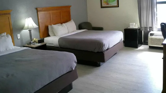 غرفة سوبيريور بسريرين كوين، Lafayette Inn & Suites 3/3