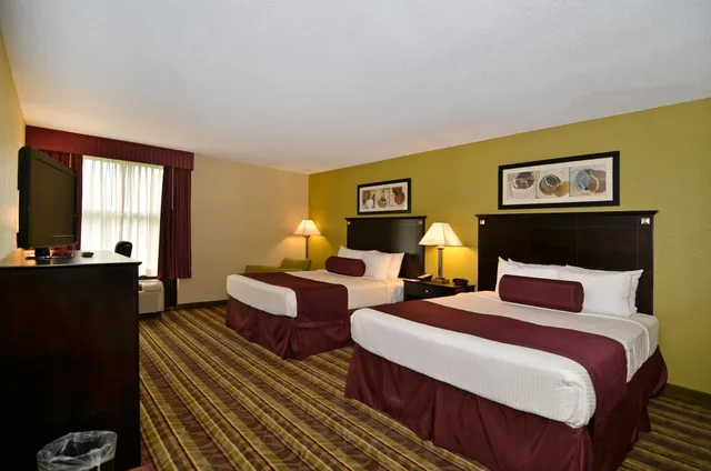 غرفة قياسية بسريرين كوين، Best Western Plus Anderson 2/10